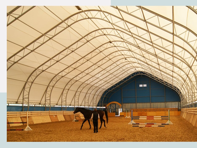 Строительство конных манежей в Вятских Поляне