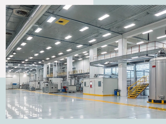 Освещение ангаров в Вятских Поляне от 609 руб. - Эффективные решения